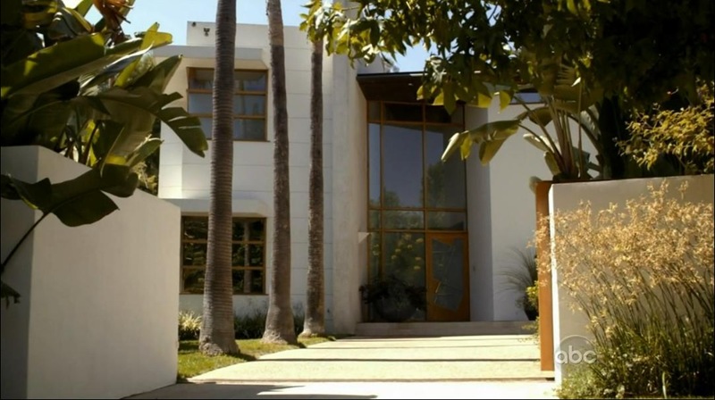 Modern family house image Modern family house image